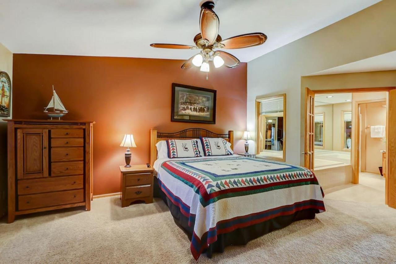 Brown Family Condo For Families Golf Trips And Girls Getaways Wisconsin Dells Bagian luar foto