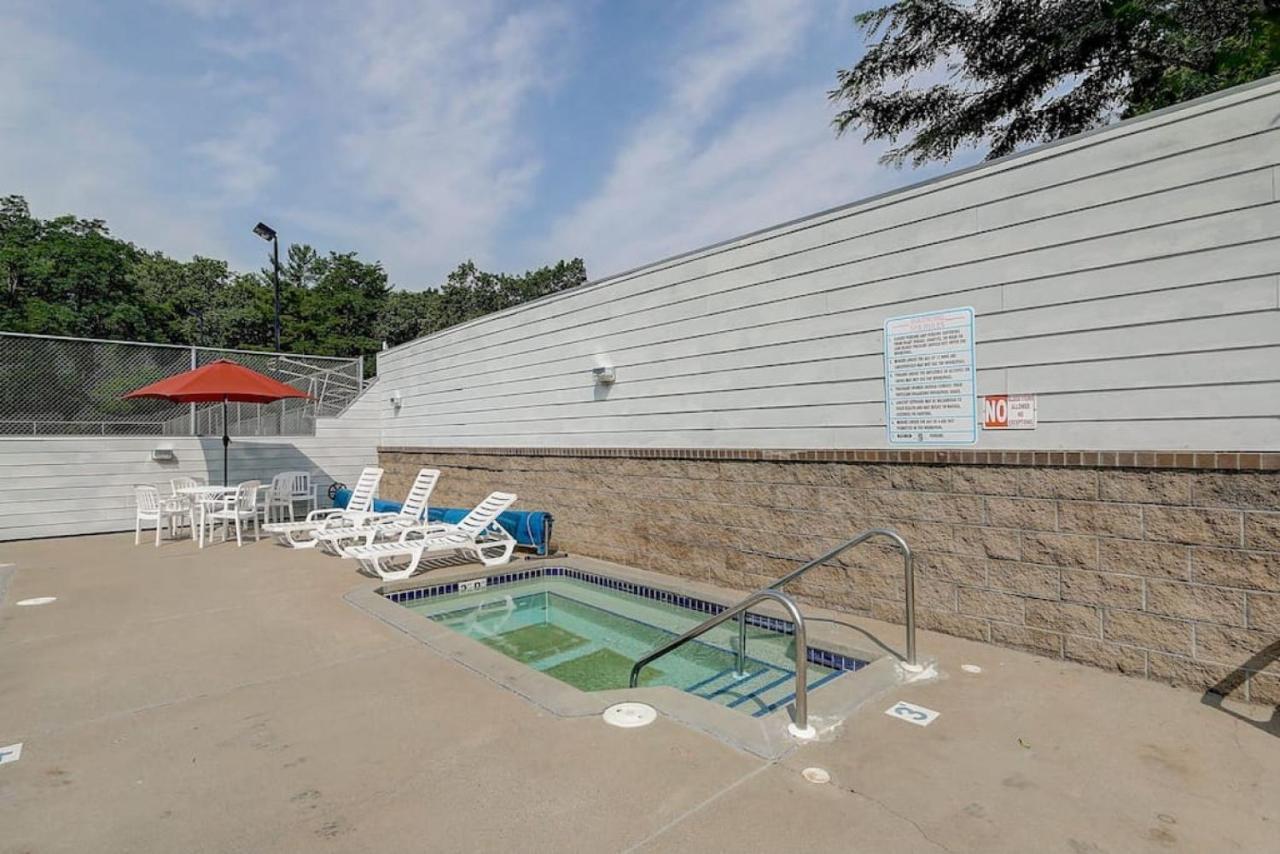 Brown Family Condo For Families Golf Trips And Girls Getaways Wisconsin Dells Bagian luar foto