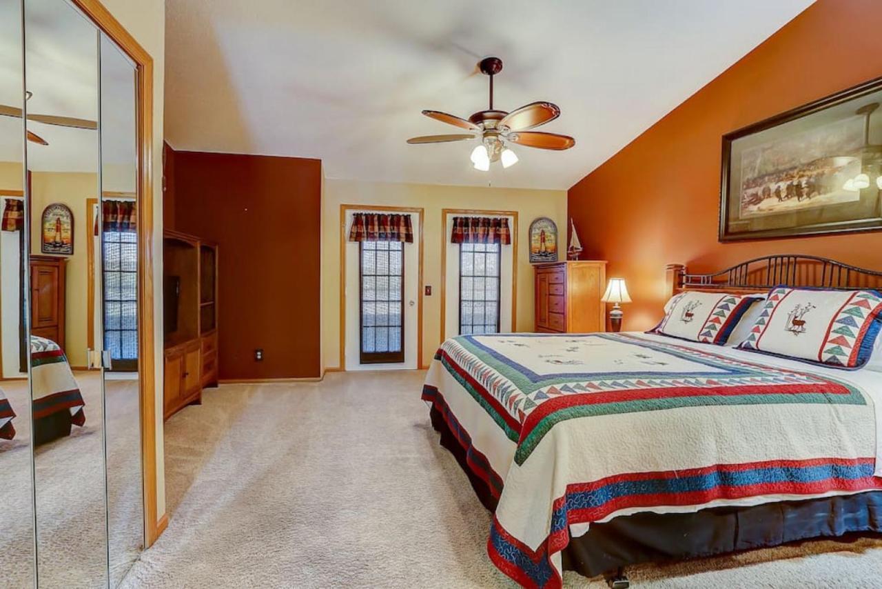 Brown Family Condo For Families Golf Trips And Girls Getaways Wisconsin Dells Bagian luar foto