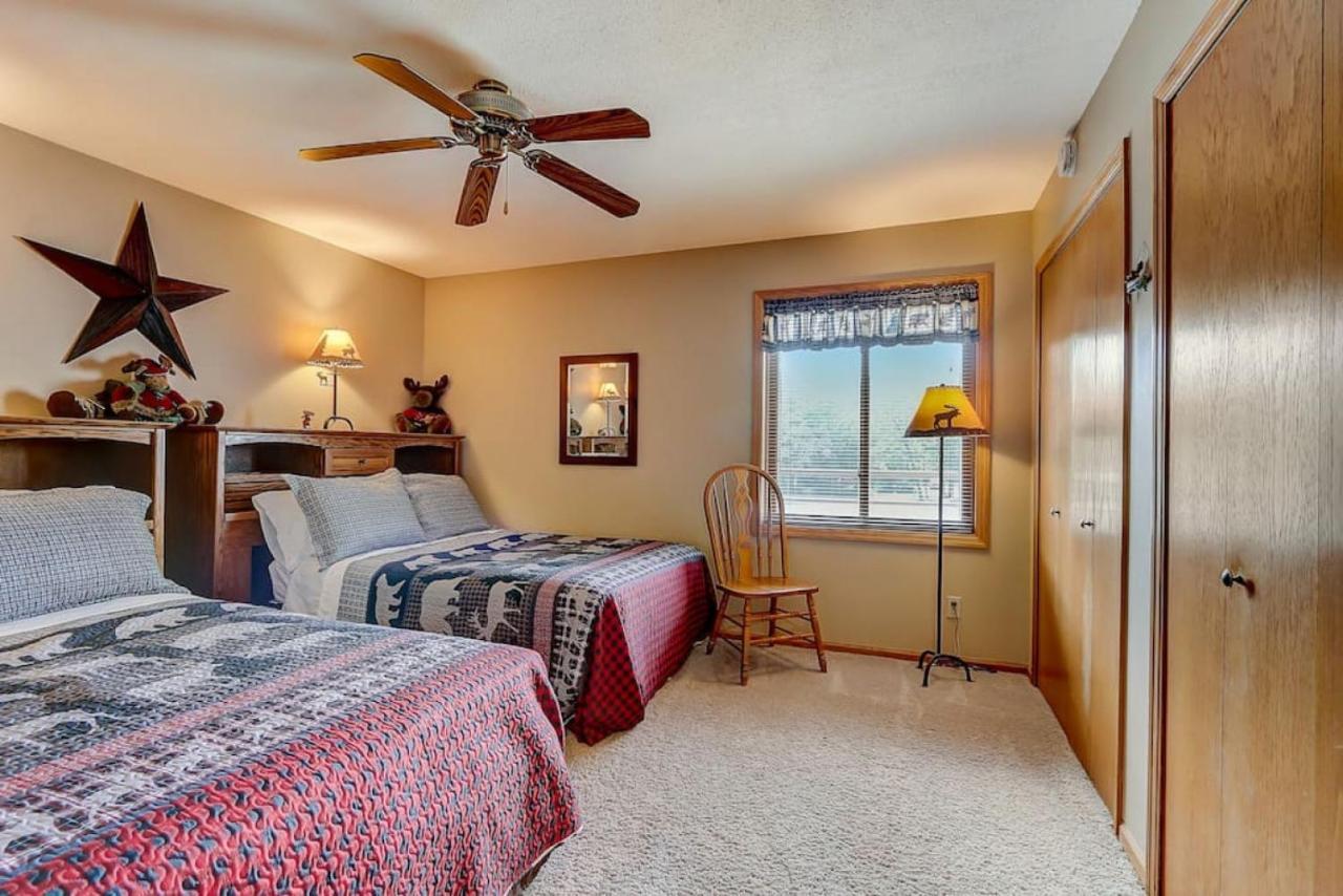 Brown Family Condo For Families Golf Trips And Girls Getaways Wisconsin Dells Bagian luar foto